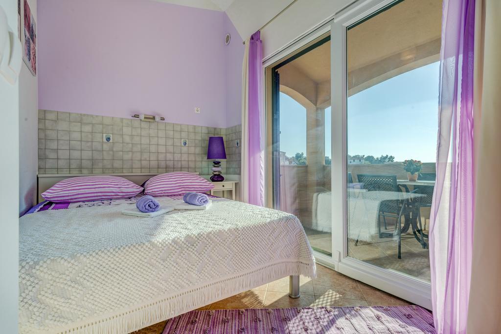 Holiday Home Mirna Vala Sevid Exterior foto