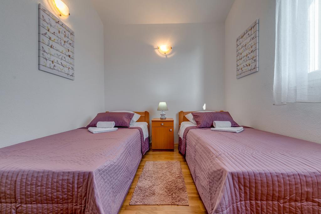 Holiday Home Mirna Vala Sevid Exterior foto