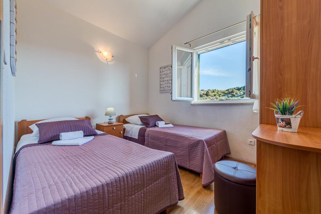 Holiday Home Mirna Vala Sevid Exterior foto