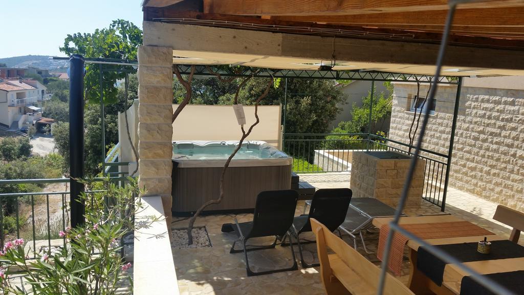 Holiday Home Mirna Vala Sevid Exterior foto