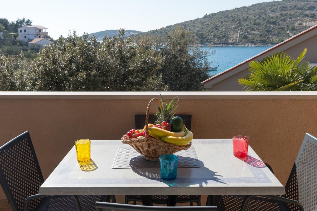 Holiday Home Mirna Vala Sevid Exterior foto
